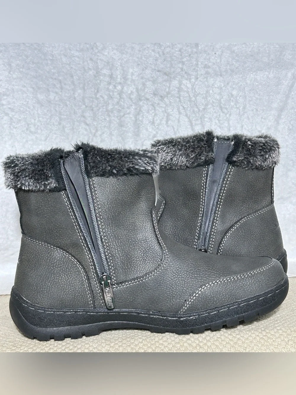 Khombu Womens Grey Addison Faux Fur Side Zip Water Repellant Booties Boots SZ 9